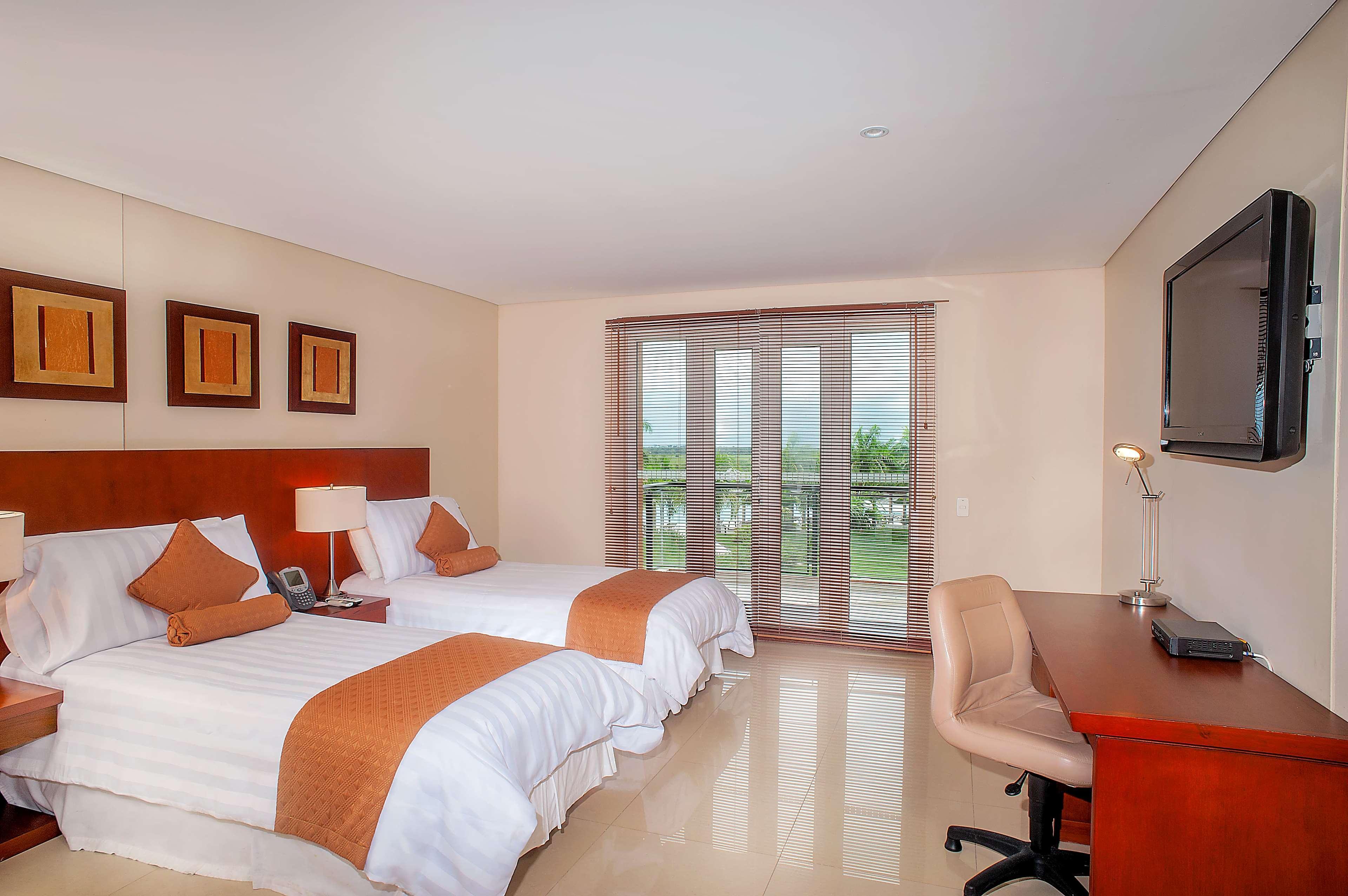 רסטרפו Wyndham Garden Villavicencio Rnt 26993 מראה חיצוני תמונה